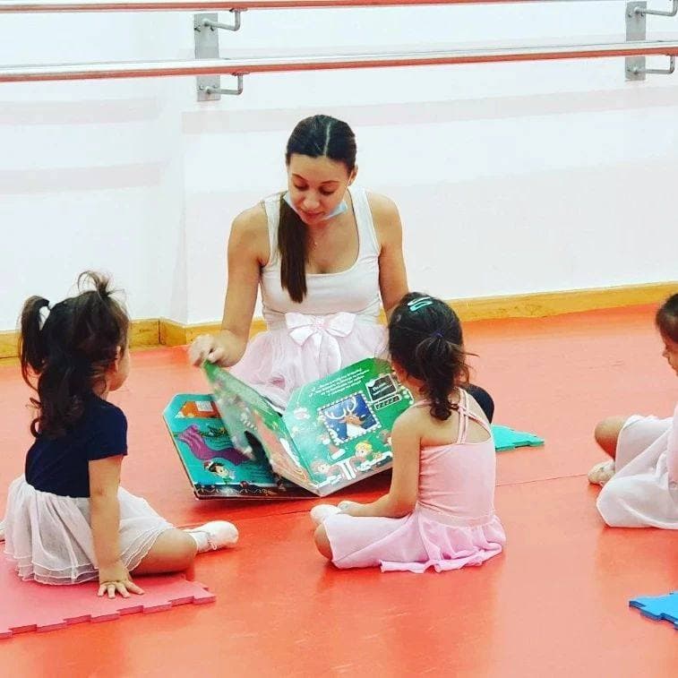 Little dancers